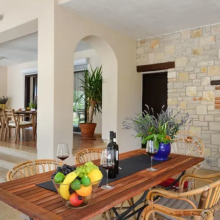 Splendid In With Swimming Pool Apartment