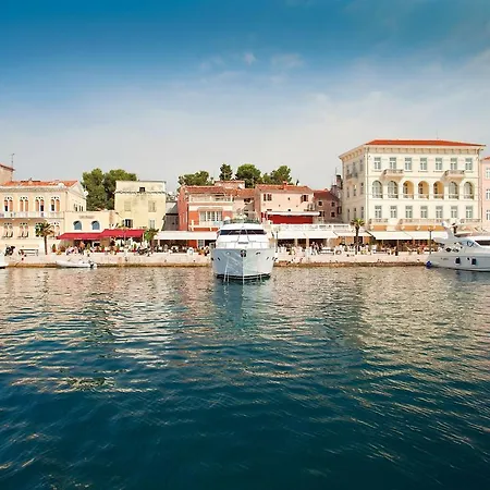 Splendid In With Swimming Pool Porec