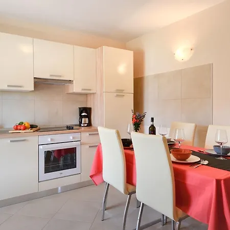 Apartment Splendid In With Swimming Pool Porec